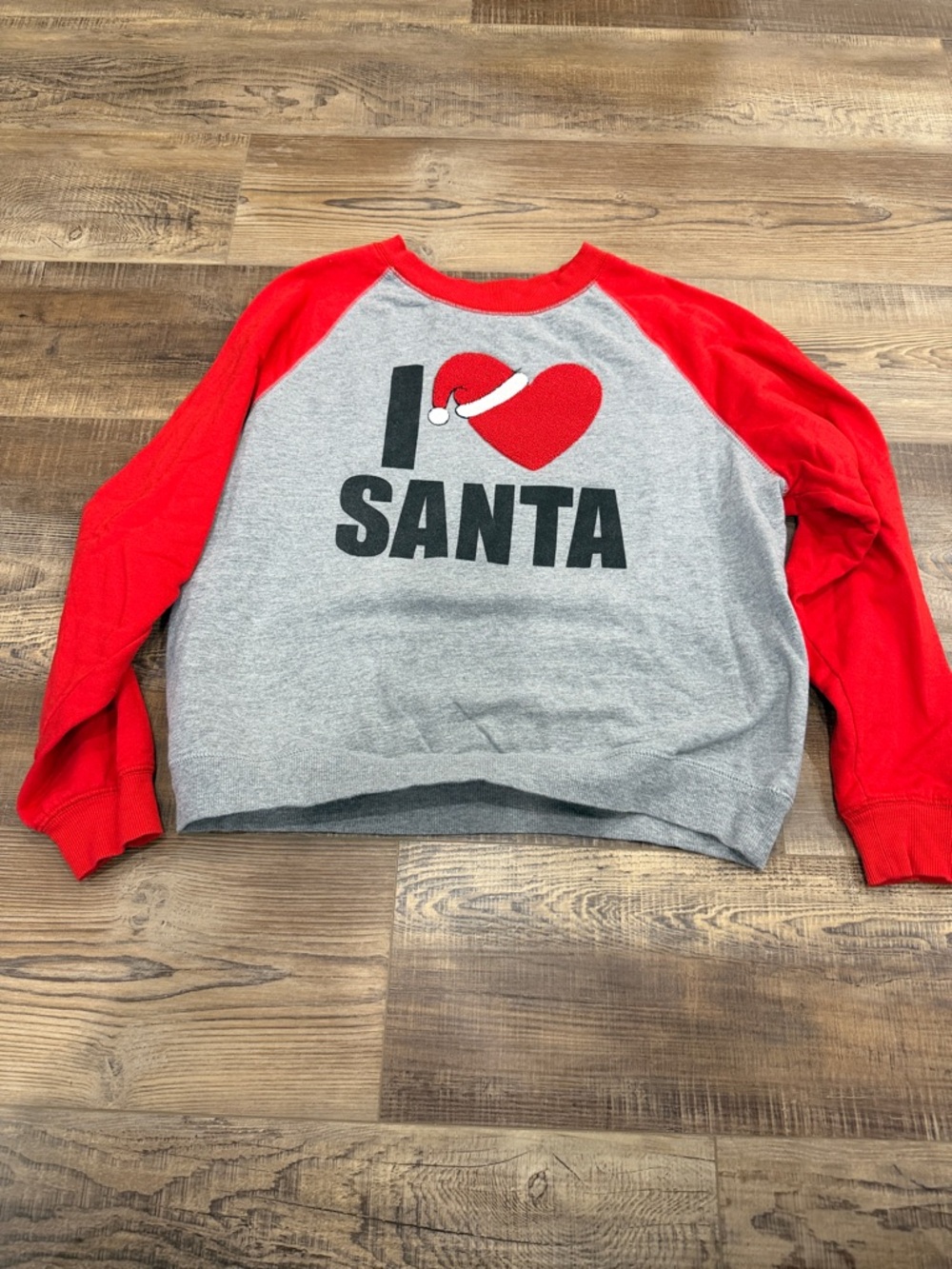 Modern Lux womens Gray & Red "I Heart Santa" Raglan Sweatshirt size medium